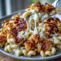 Golden-baked Southern mac and cheese with bubbling cheddar crust, creamy and comforting, perfect for family dinners or holiday feasts.